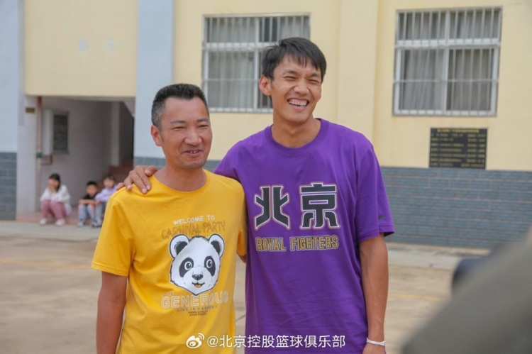 那一封信的故事還在延續(xù) 矣進(jìn)宏母校的師生們來到北京了！