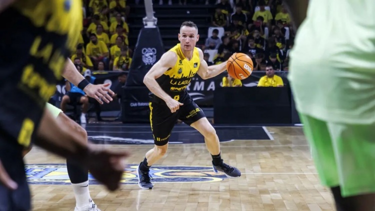 NBA初代老六，42歲進(jìn)入生涯巔峰？！