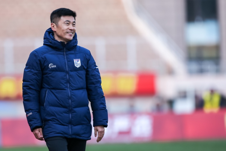 足球報(bào)：大連英博低調(diào)備戰(zhàn)，簽約贊助商為大連足球注入新活力