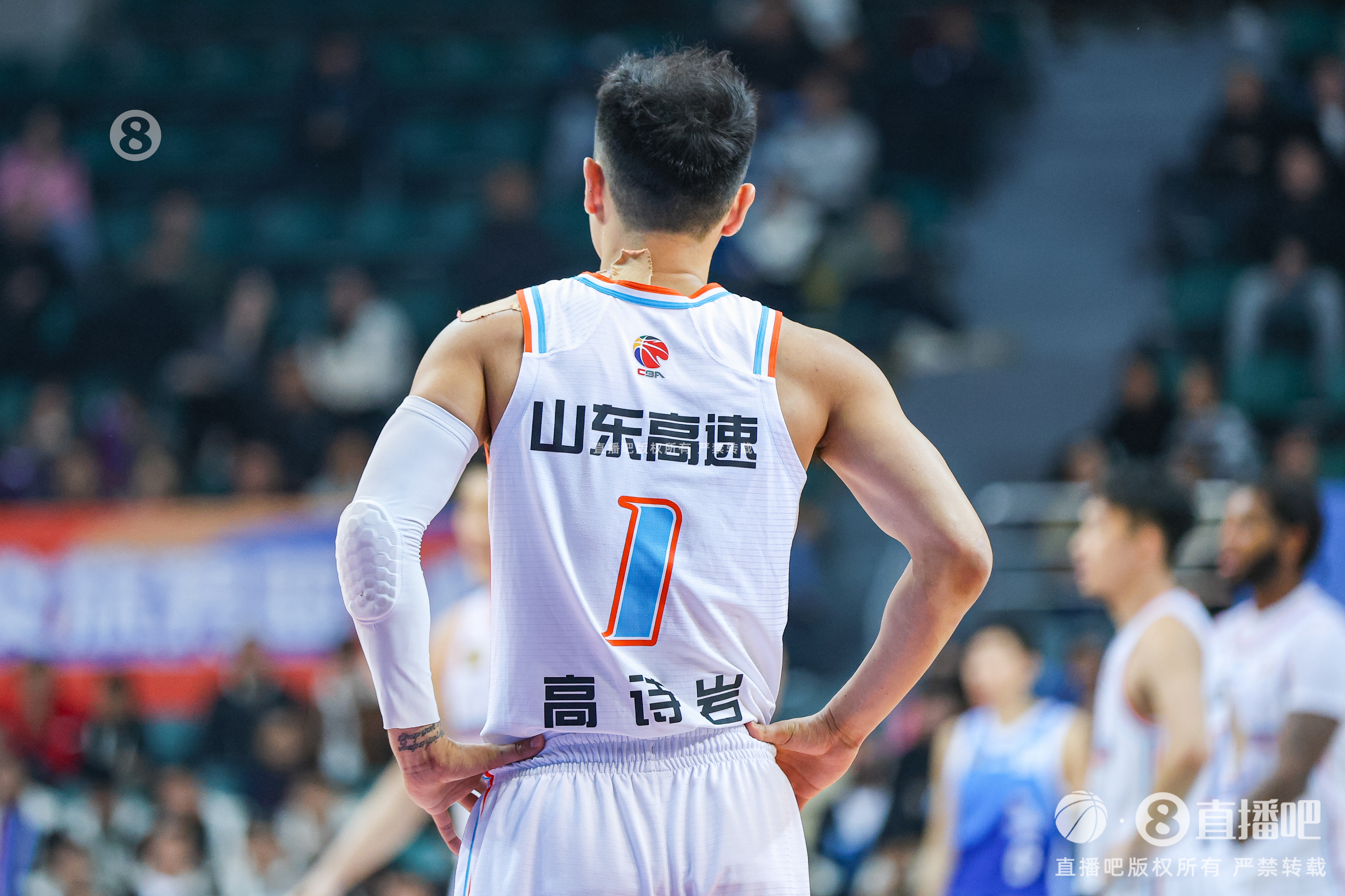 慢熱！首節(jié)山東落后四川1分 全隊首發(fā)5人單節(jié)合計僅拿到3分